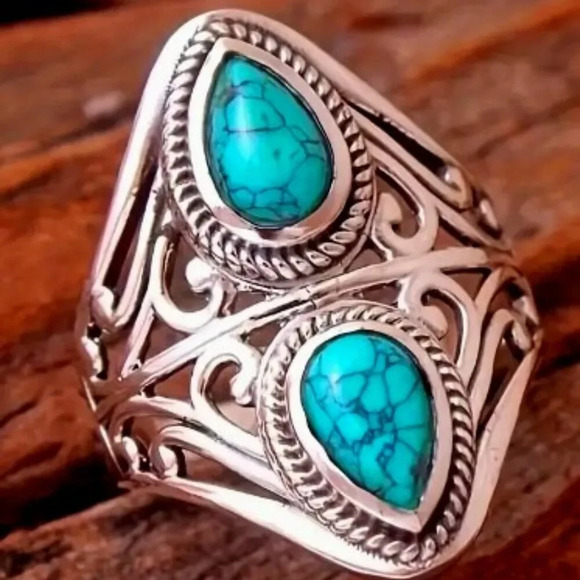 Jewelry - Turquoise Ring Gemstone Accents, Silverplate VTG Minimalist Style Size 10